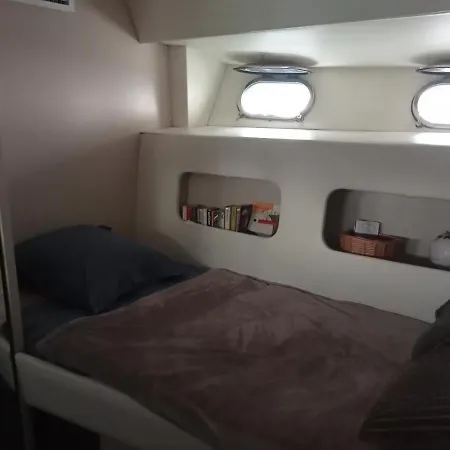 Loc De Sur Yacht * גרואיסאן