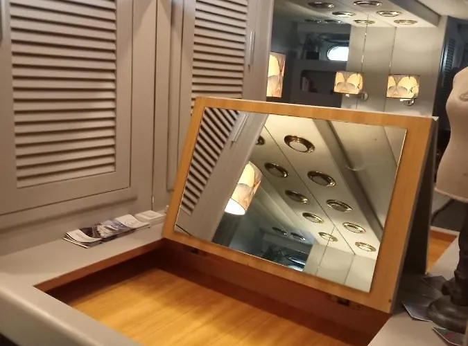 Loc De Sur Yacht 船屋 格吕桑