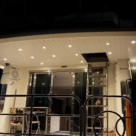 Botel Loc De Sur Yacht Gruissan