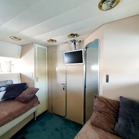 Loc De Sur Yacht Botel Gruissan